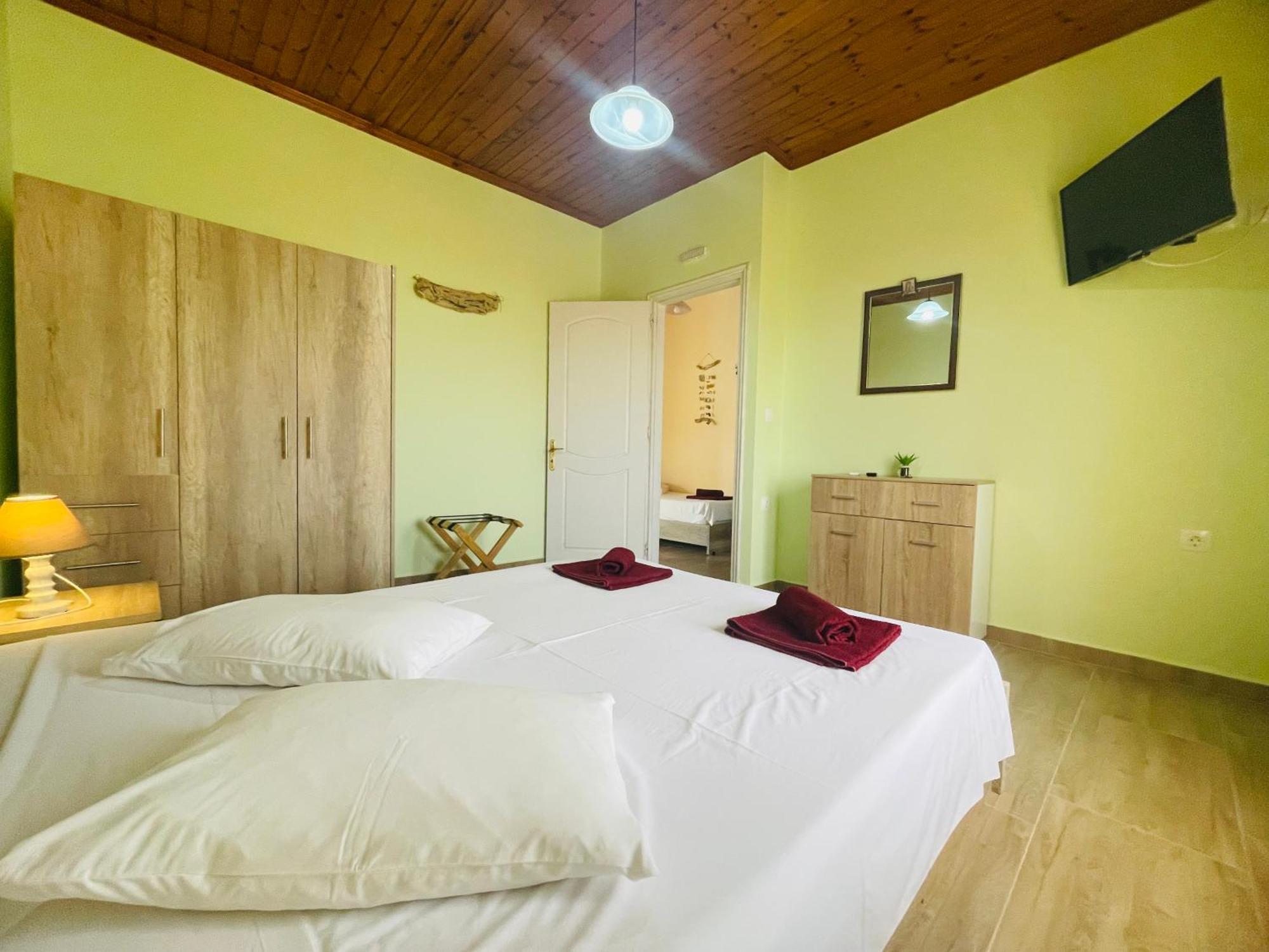 Fergani Apartments Moudhros ภายนอก รูปภาพ