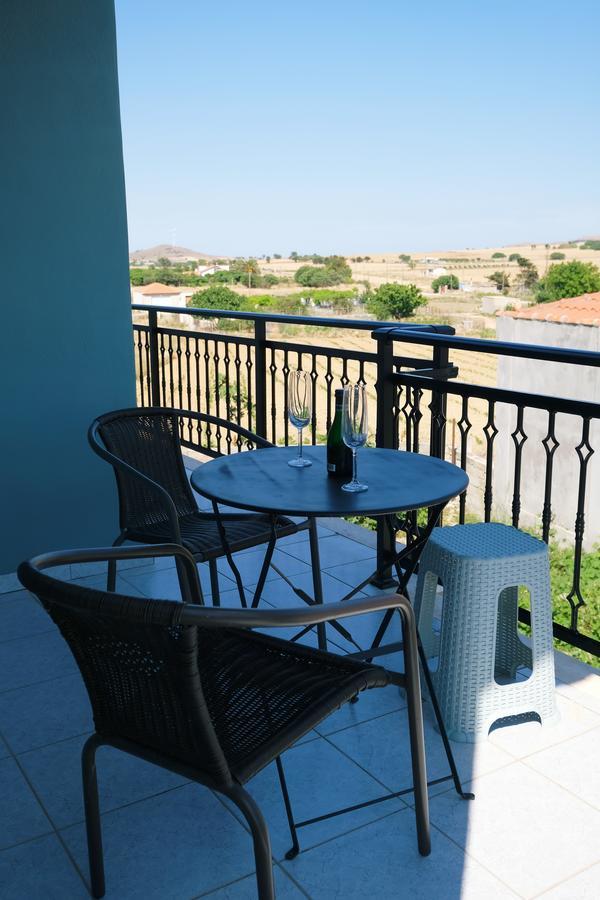 Fergani Apartments Moudhros ภายนอก รูปภาพ